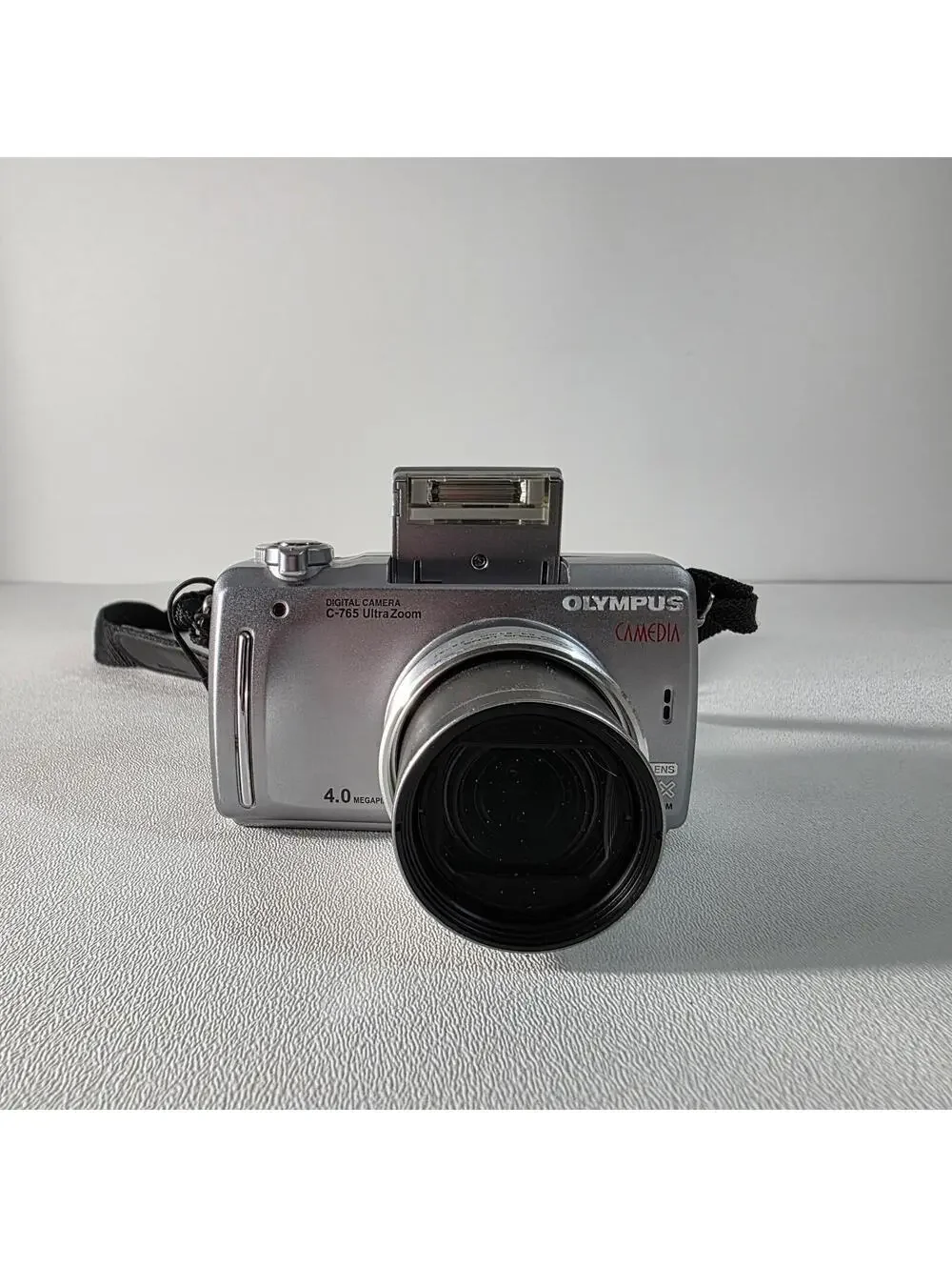 Olympus CAMEDIA C-765 Ultra Zoom 4.0MP Digital Camera - Silver W/Battery & Card